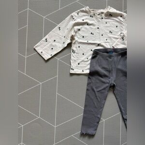 H&M|Baby gender neutral/toddler set-White Tree Print Top & Gray Leggings in 2T•